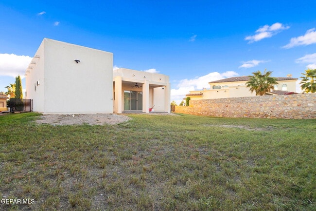 Building Photo - 5973 Cartagena Cir