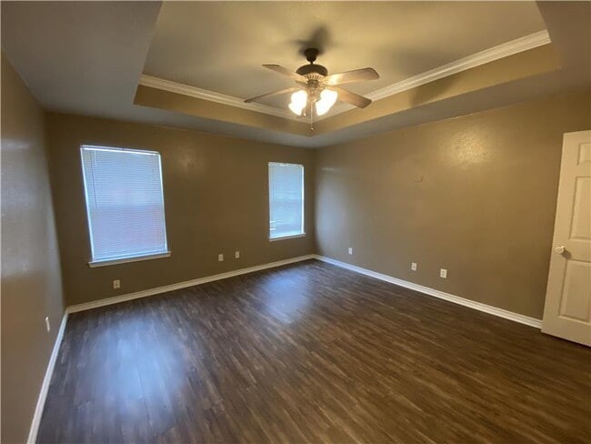Building Photo - 2409 Gail Dr
