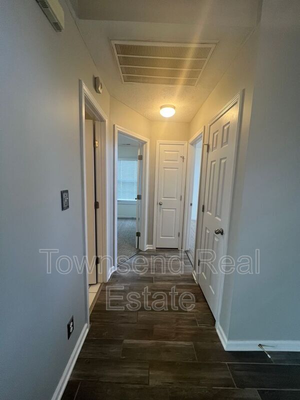 Building Photo - 376 Tennessee Walker Dr