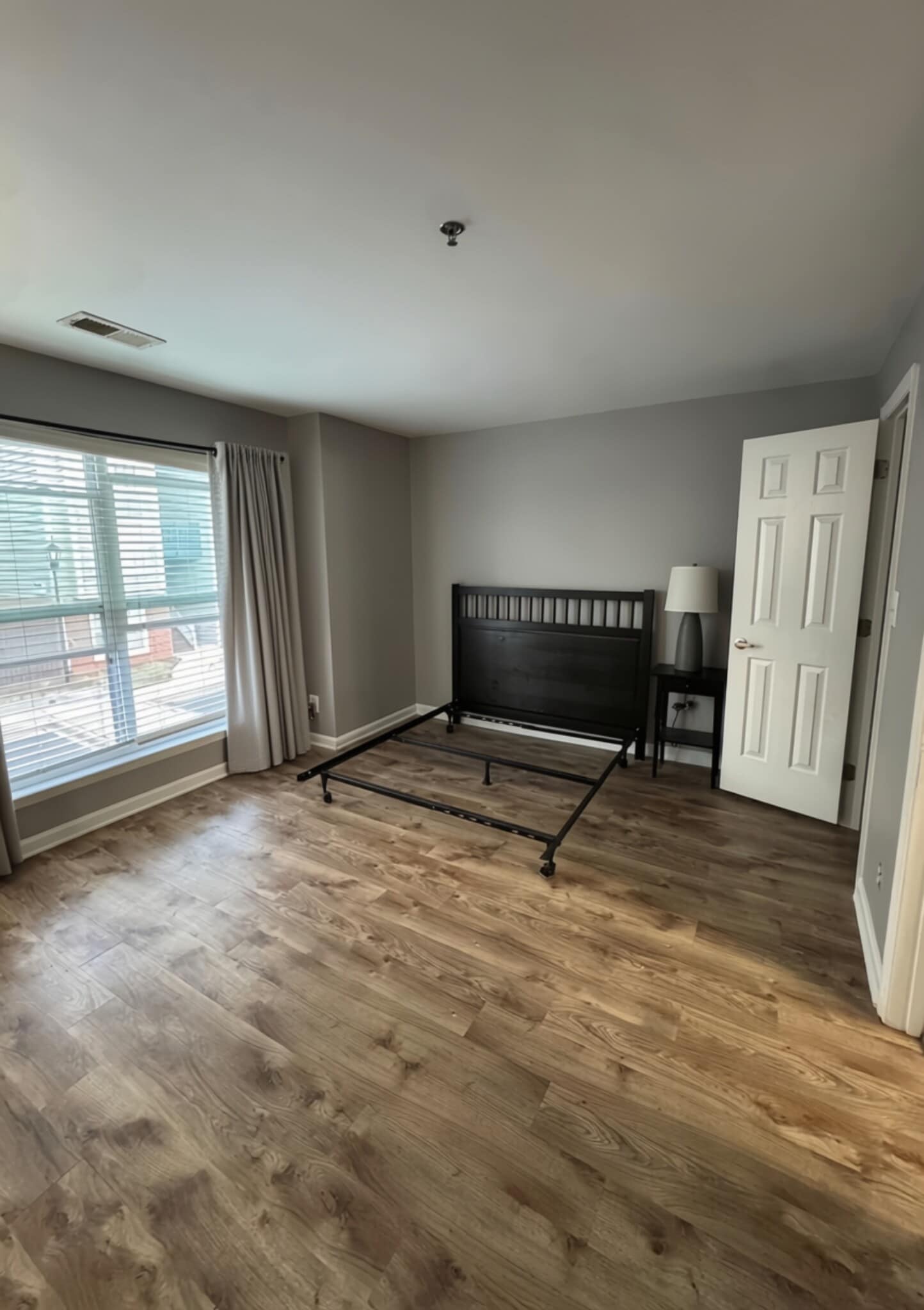 Building Photo - 513 N Graham St