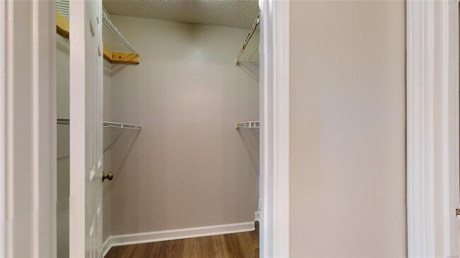 Building Photo - 1806 Heatherton Dr