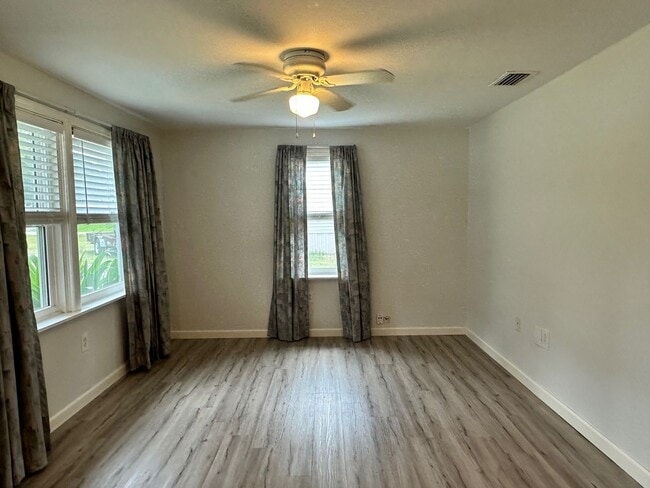 Building Photo - Beautiful Sunsets! Close to Historic District, Shopping & Beaches!