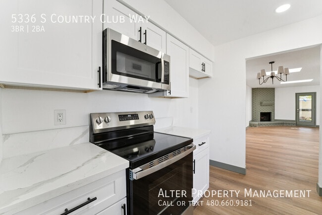 Building Photo - 5336 S Country Club Way