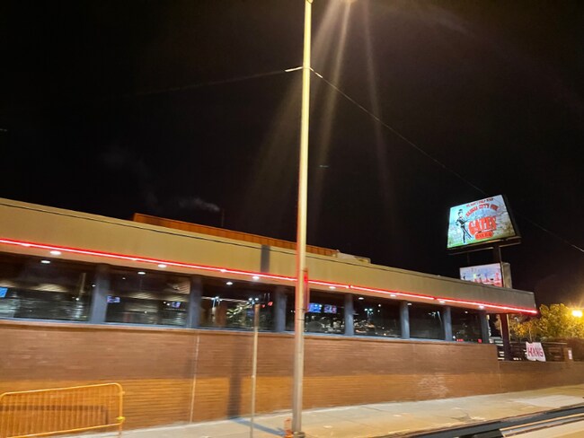 Building Photo - 826 Linwood Blvd