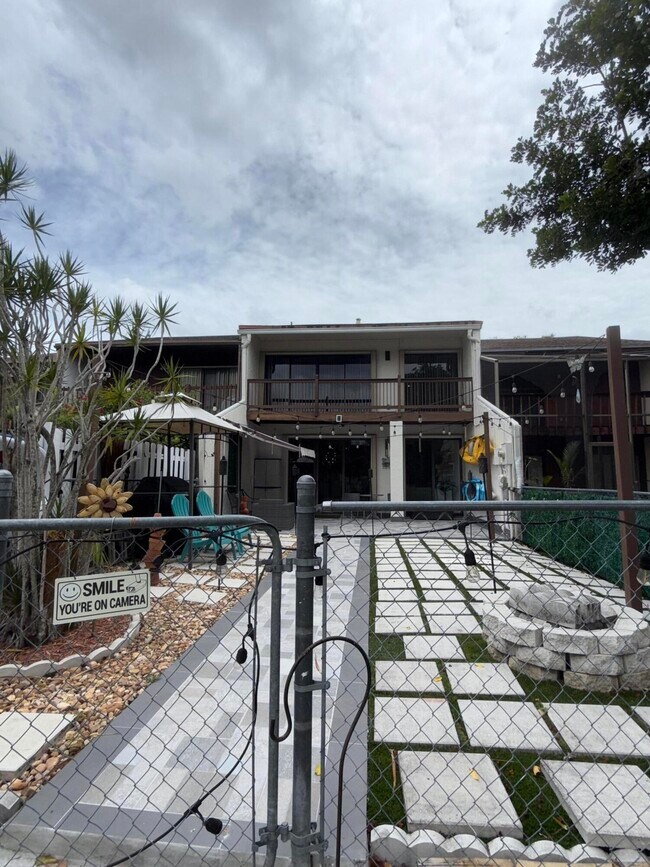 Building Photo - 12394 Westhampton Cir