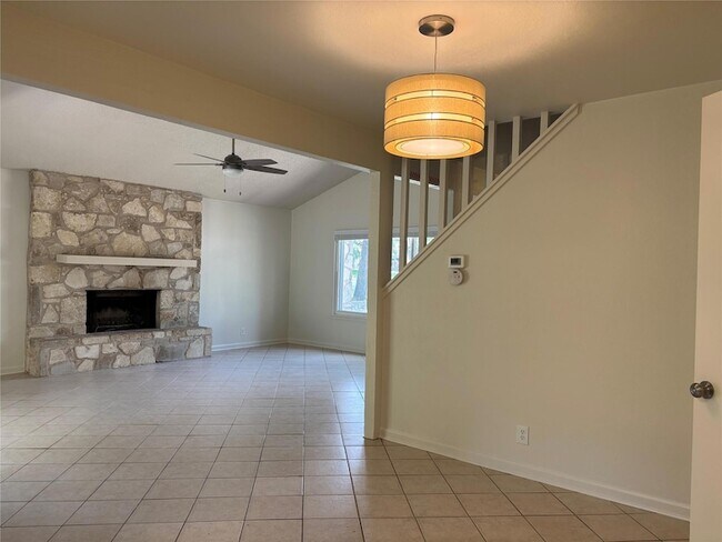 Building Photo - 6605 Danwood Dr
