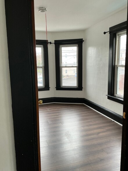 Building Photo - 203 Mechanic St