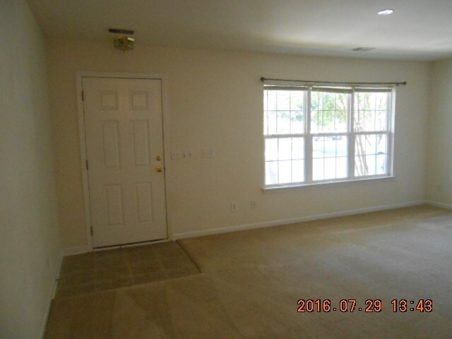 Building Photo - Townhouse in Townes at Buckwalter