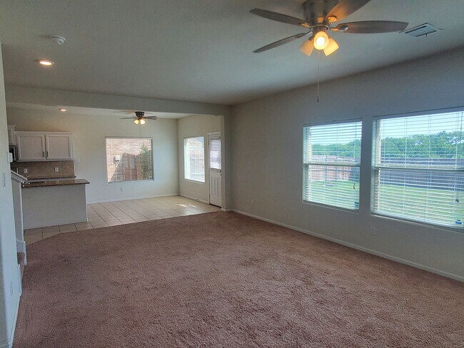 Building Photo - 248 Crowfoot Dr