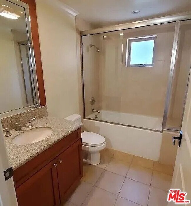 Building Photo - 1135 S Shenandoah St