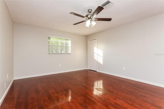 Building Photo - 392 Crystal Ave