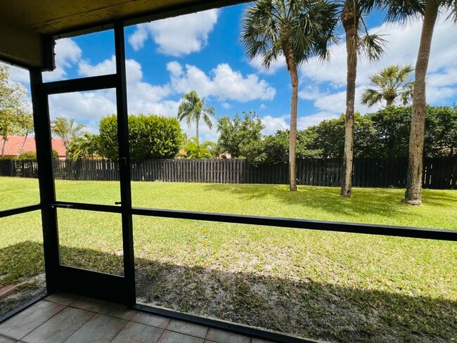 Building Photo - 21890 Lake Forest Cir