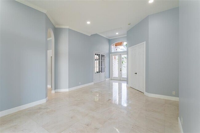 Building Photo - 15683 Cypress Park Dr