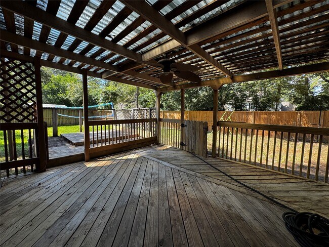 Building Photo - 44 Whisper Ln