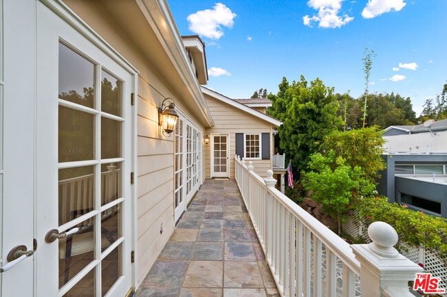 Building Photo - 515 S Westgate Ave