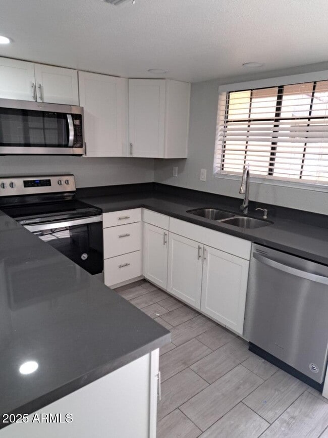 Building Photo - 3719 E Inverness Ave