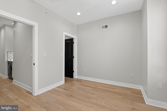 Building Photo - 2138 E Albert St