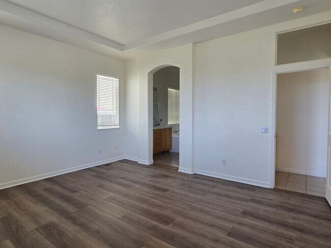 Building Photo - Beautiful single story home with over 1600...