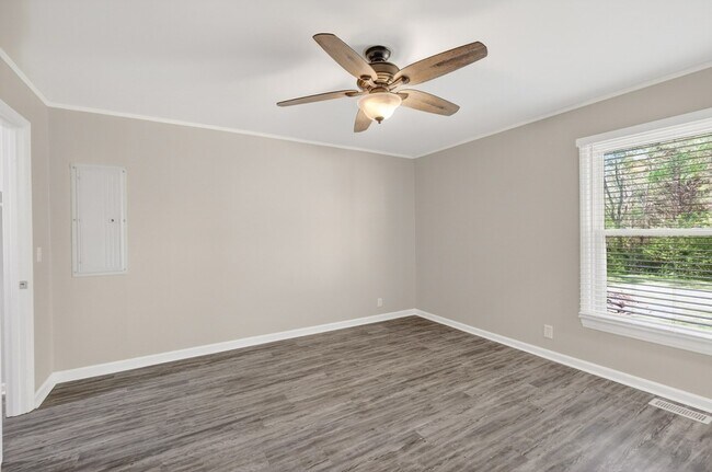 Building Photo - 4827 Bradyville Pike