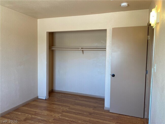 Building Photo - 506 Mckellar Cir