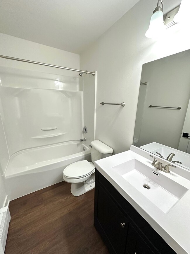 Building Photo - 222 S Tryon St