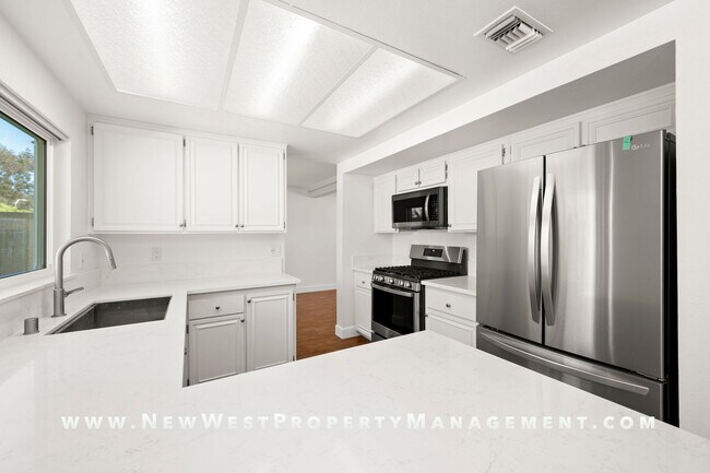Building Photo - Renovated Poway 5-Bedroom, Available Now! ...