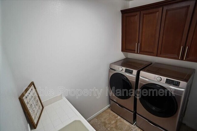 Building Photo - 26631 Millhouse Dr