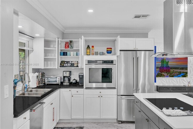 Building Photo - 2191 SW 27th Ln