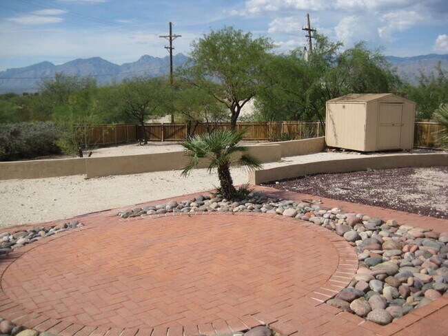 Building Photo - 10106 Cll Del Este