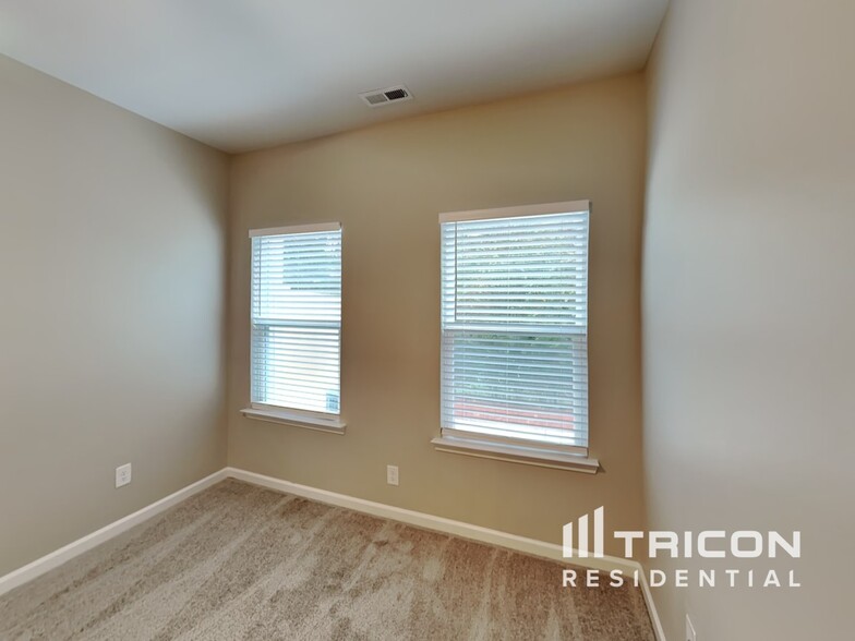 Building Photo - 125 Hickory Sta Ln