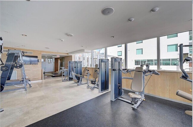 Building Photo - 400 Sunny Isles Blvd