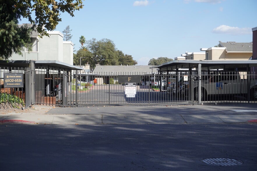 Gated community with remote control gate access - 6518 Embarcadero Dr