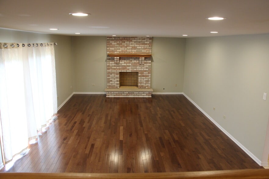 Family Room - 7810 Brookside Glen Dr
