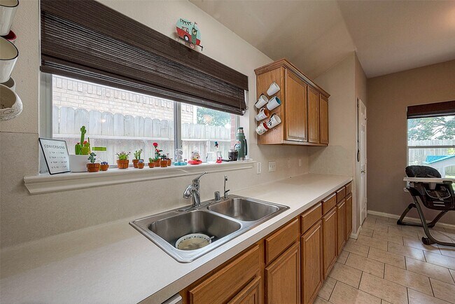 Building Photo - 1602 Rustic Hollow Ln