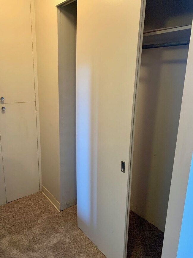 Building Photo - Charming Makiki Studio w/ Parking and in unit W/D $1600 AVAILABLE NOW