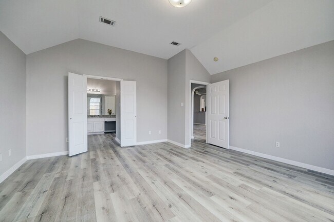 Building Photo - 24031 Holleygate Ct