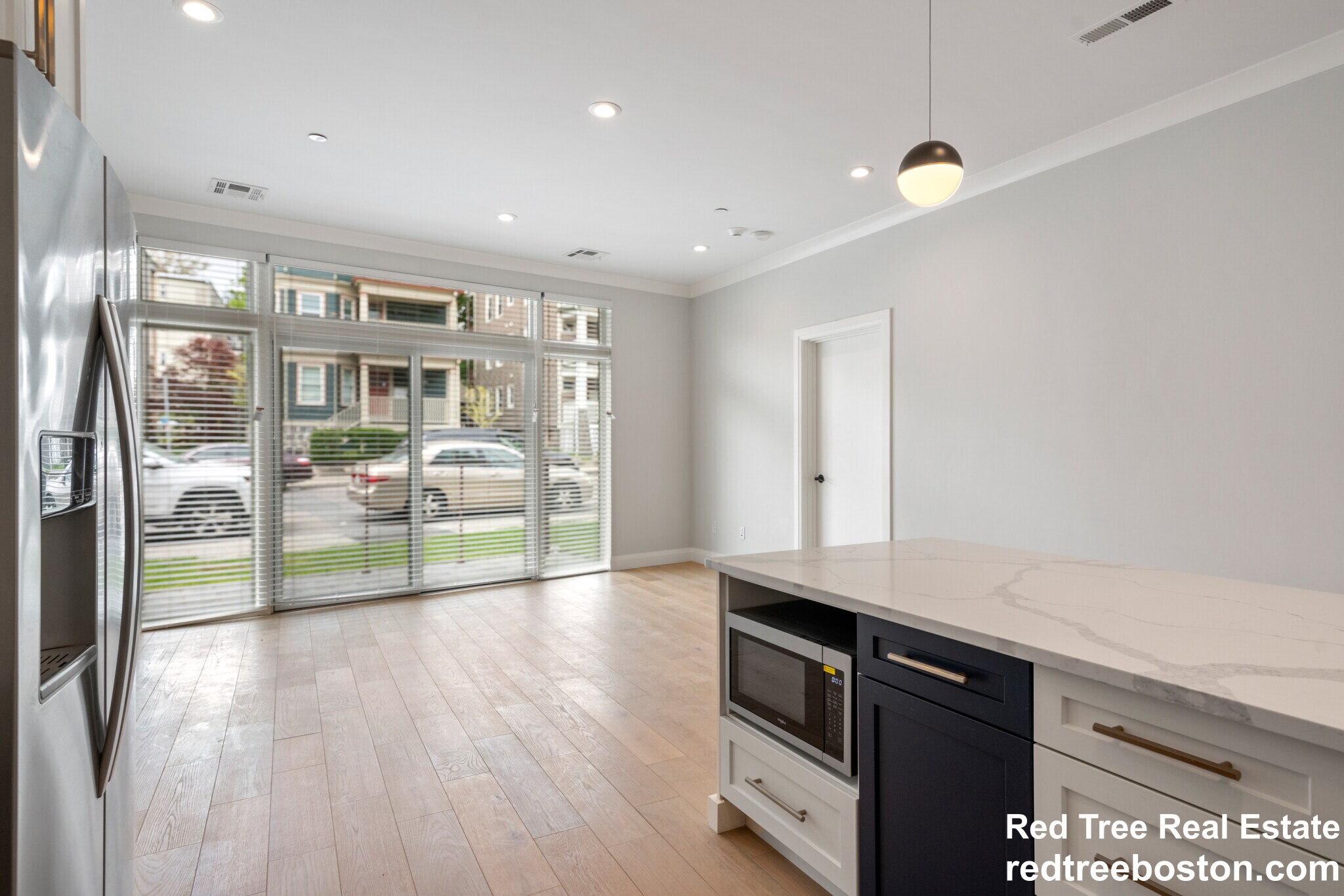 Building Photo - 142 Pleasant St