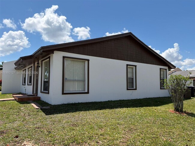 Building Photo - 11938 SW 122nd Ct