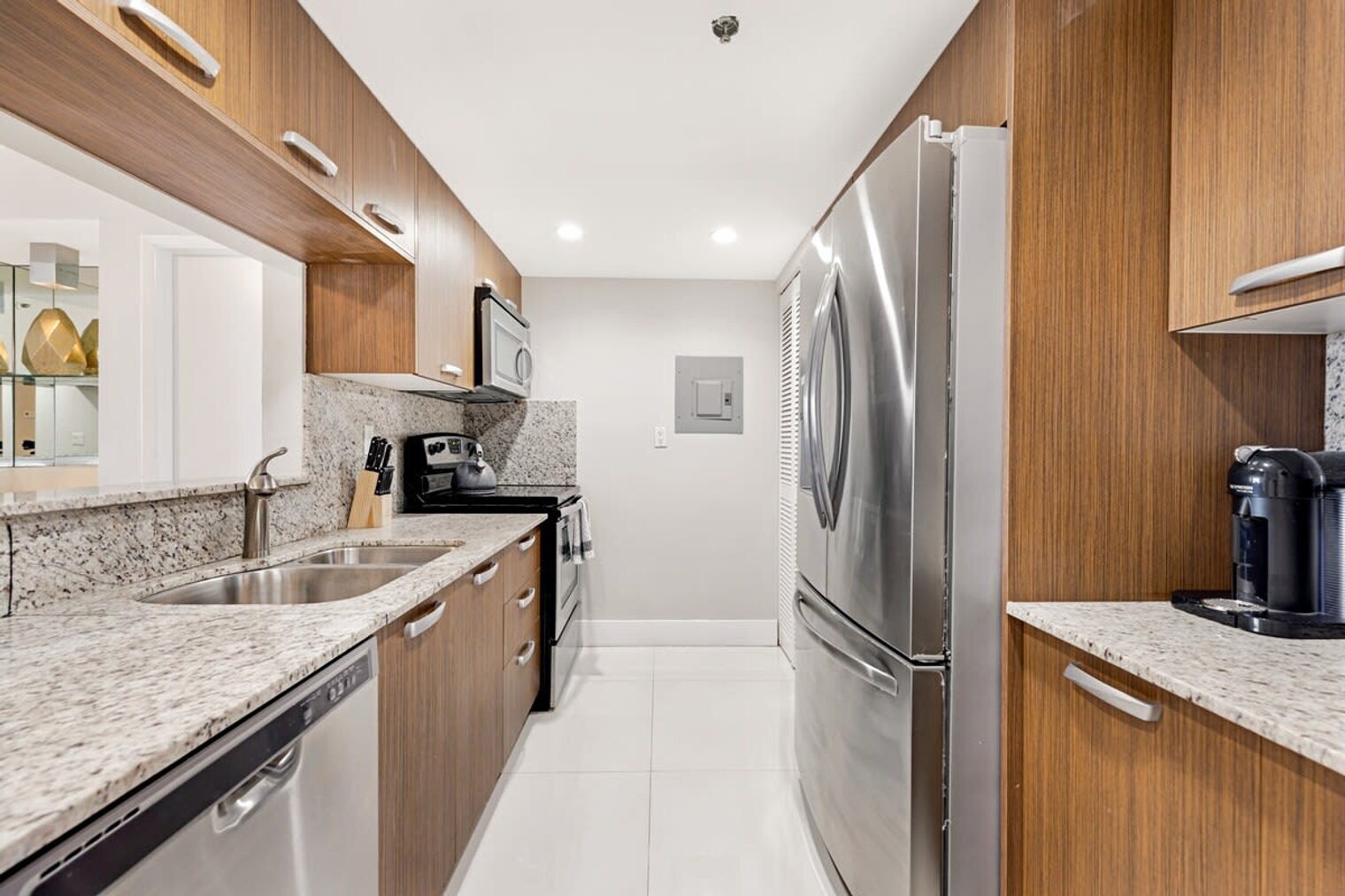 Building Photo - 1717 N Bayshore Dr