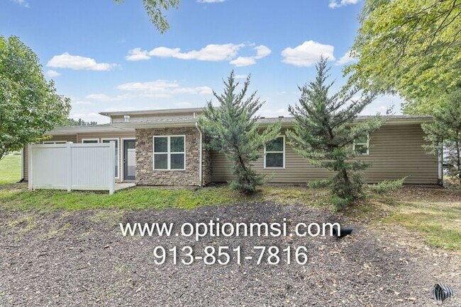 Building Photo - Beautifully Updated Liberty Home in a Prime Location!