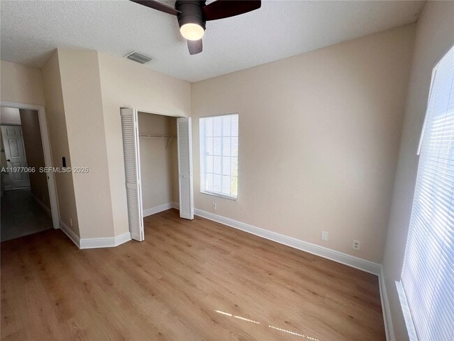 Building Photo - 4259 SW 10th Ct