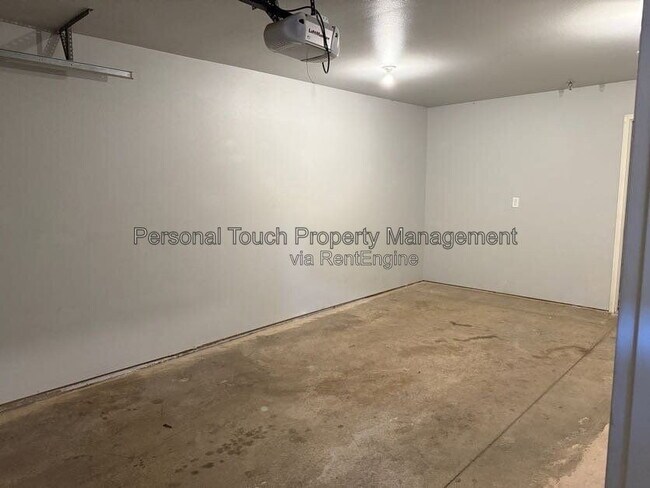 Building Photo - 808 7th Ave S