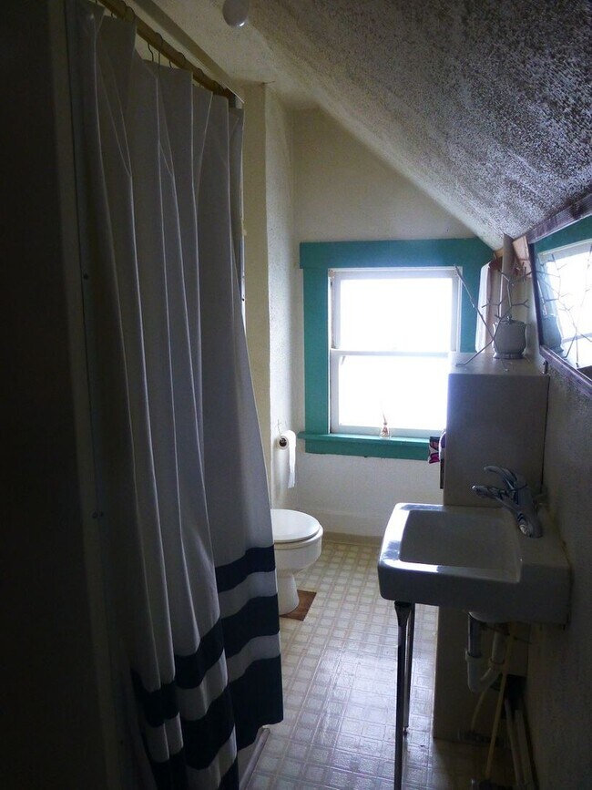 Building Photo - 1310 Grant St