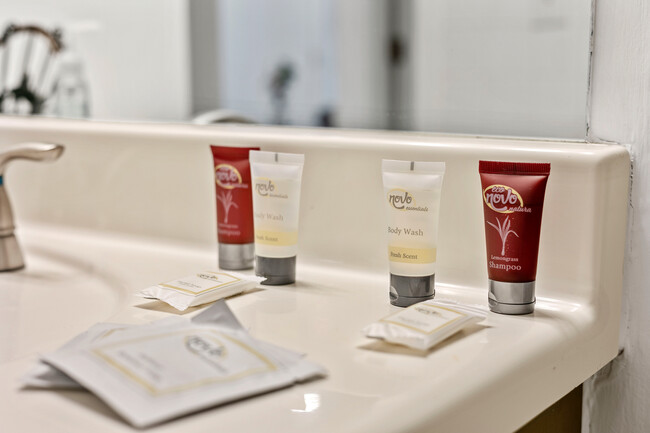 Bathroom amenities - 3091 Colonial Way