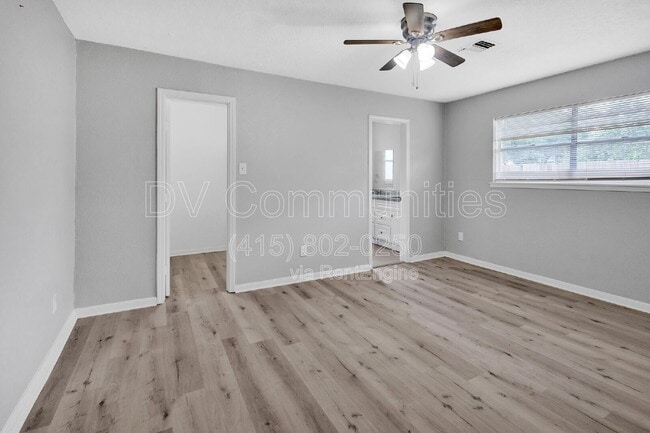 Building Photo - 2107 Lamar Dr