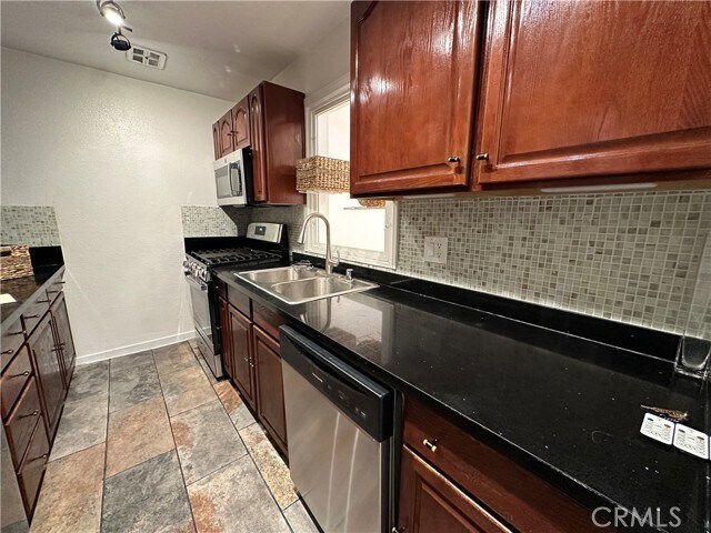 Building Photo - 1222 N Olive Dr