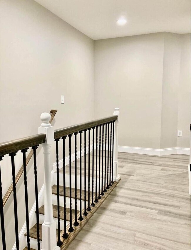 Building Photo - 1150 Maid Marian Ln