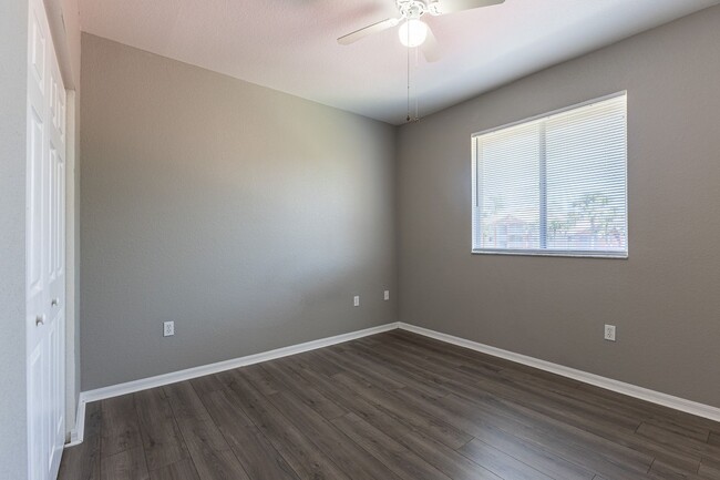 Building Photo - 6330 Aragon Way