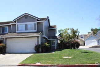 Building Photo - Updated 4 Bedroom, 2 1/2 Bathroom Townhome...