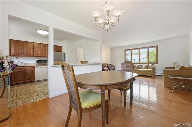 Building Photo - 10 Marsulin Dr